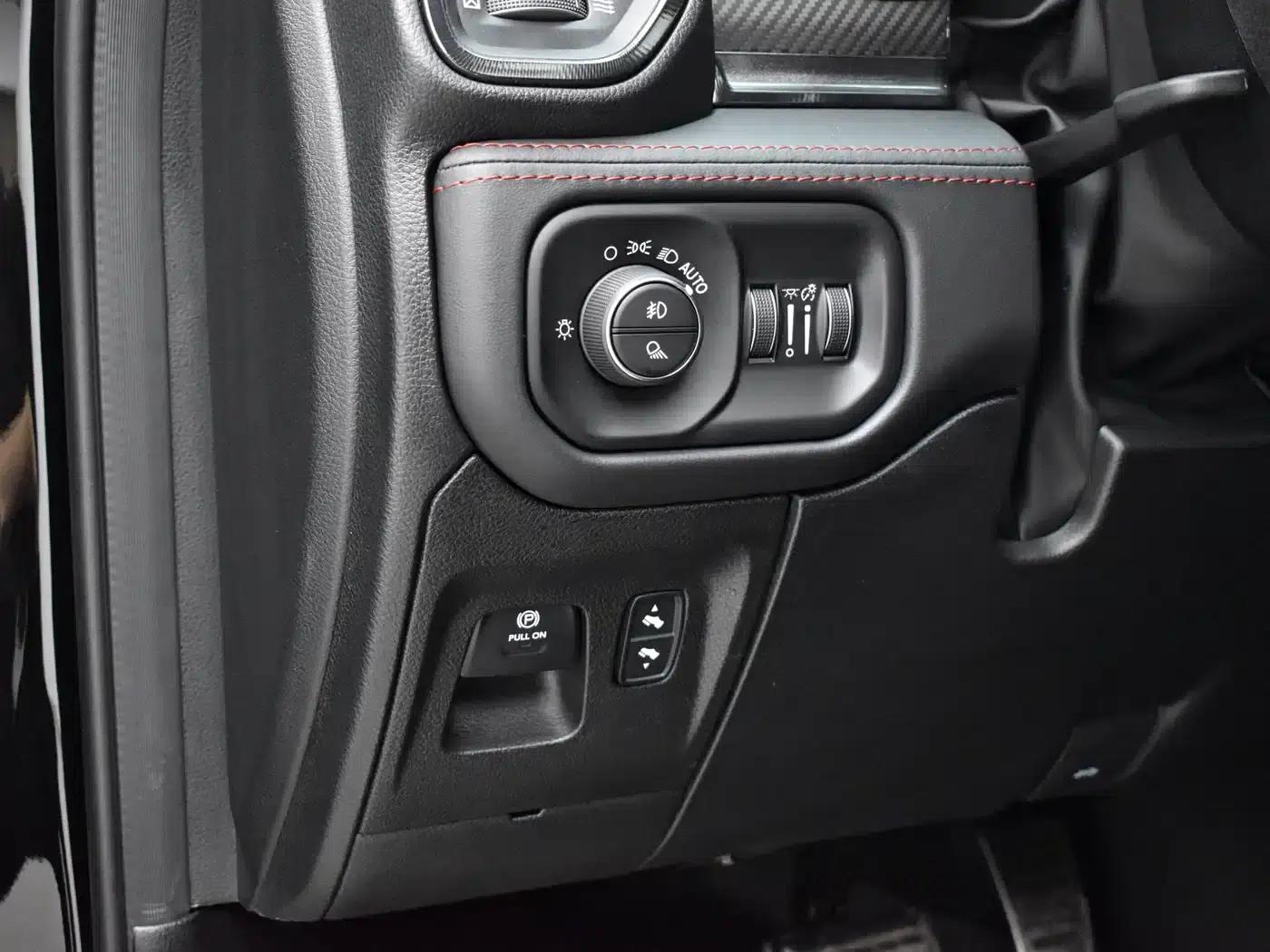 RAM Trucks Tyrannosaurus Rex 2023 6.2T US Spec — миниатюра 13