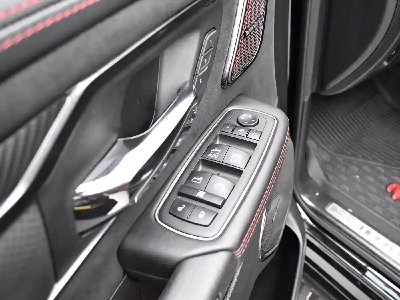 RAM Trucks Tyrannosaurus Rex 2023 6.2T US Spec — миниатюра 17