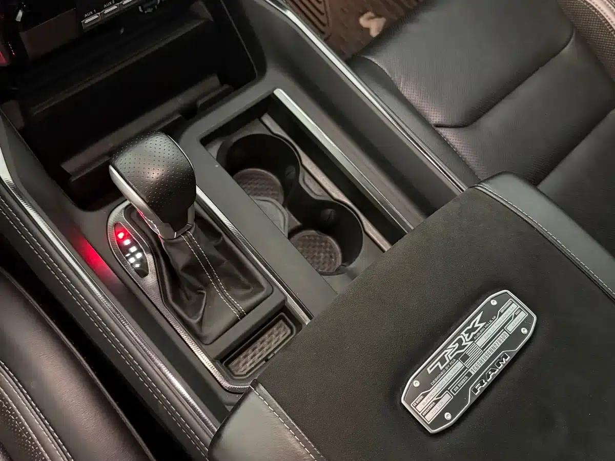 RAM Trucks Tyrannosaurus Rex 2022 6.2T Automatic — миниатюра 11