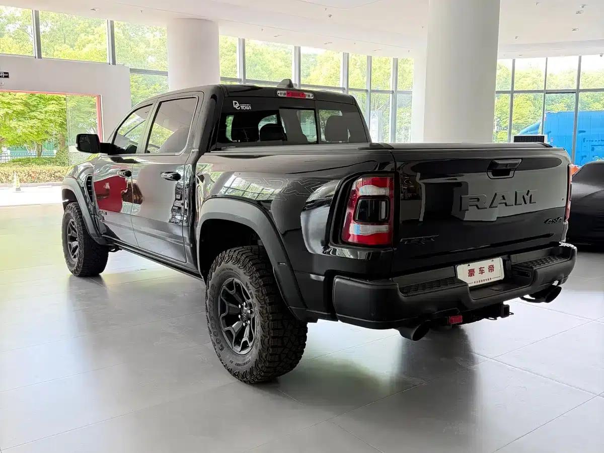 RAM Trucks Tyrannosaurus Rex 2022 6.2T Automatic — миниатюра 3
