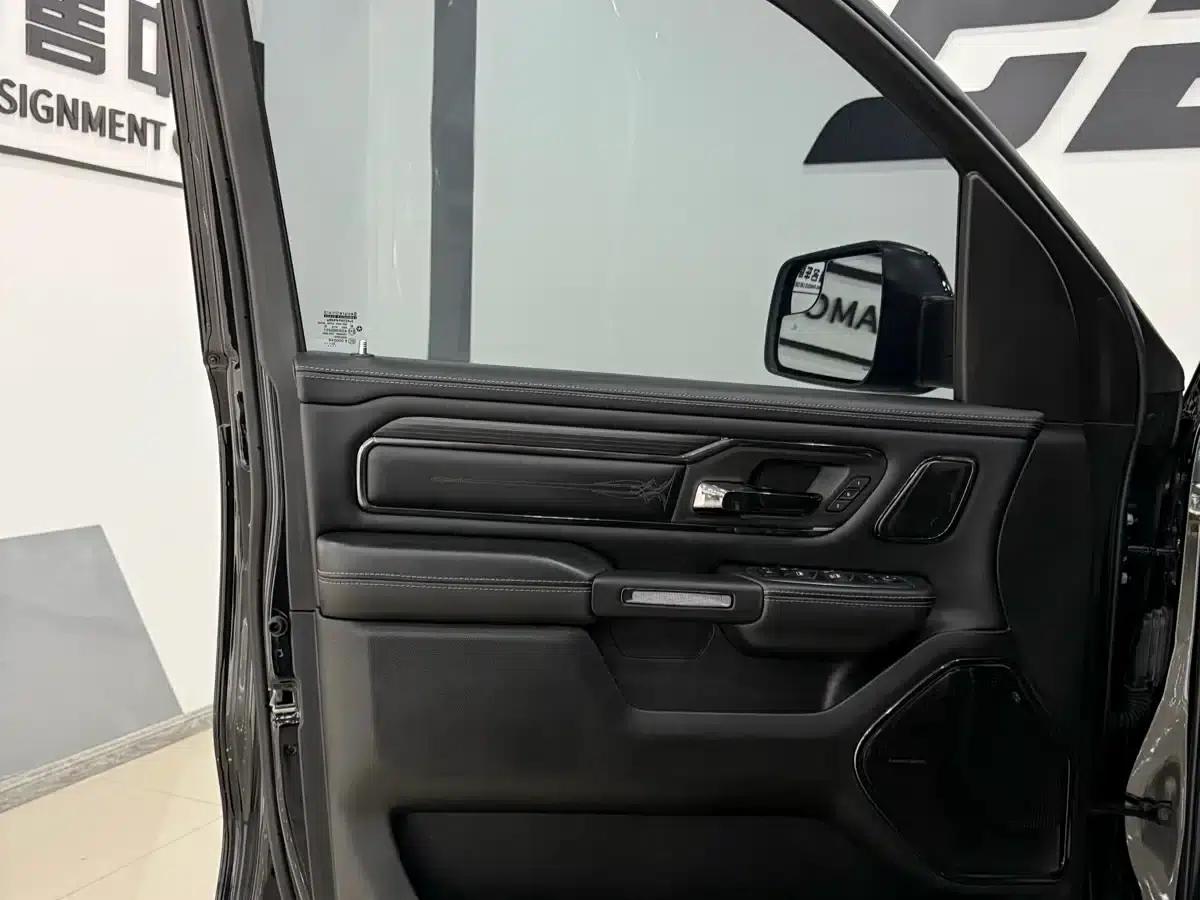 RAM Trucks 2022 5.7L Dark Night Limited Edition — миниатюра 12