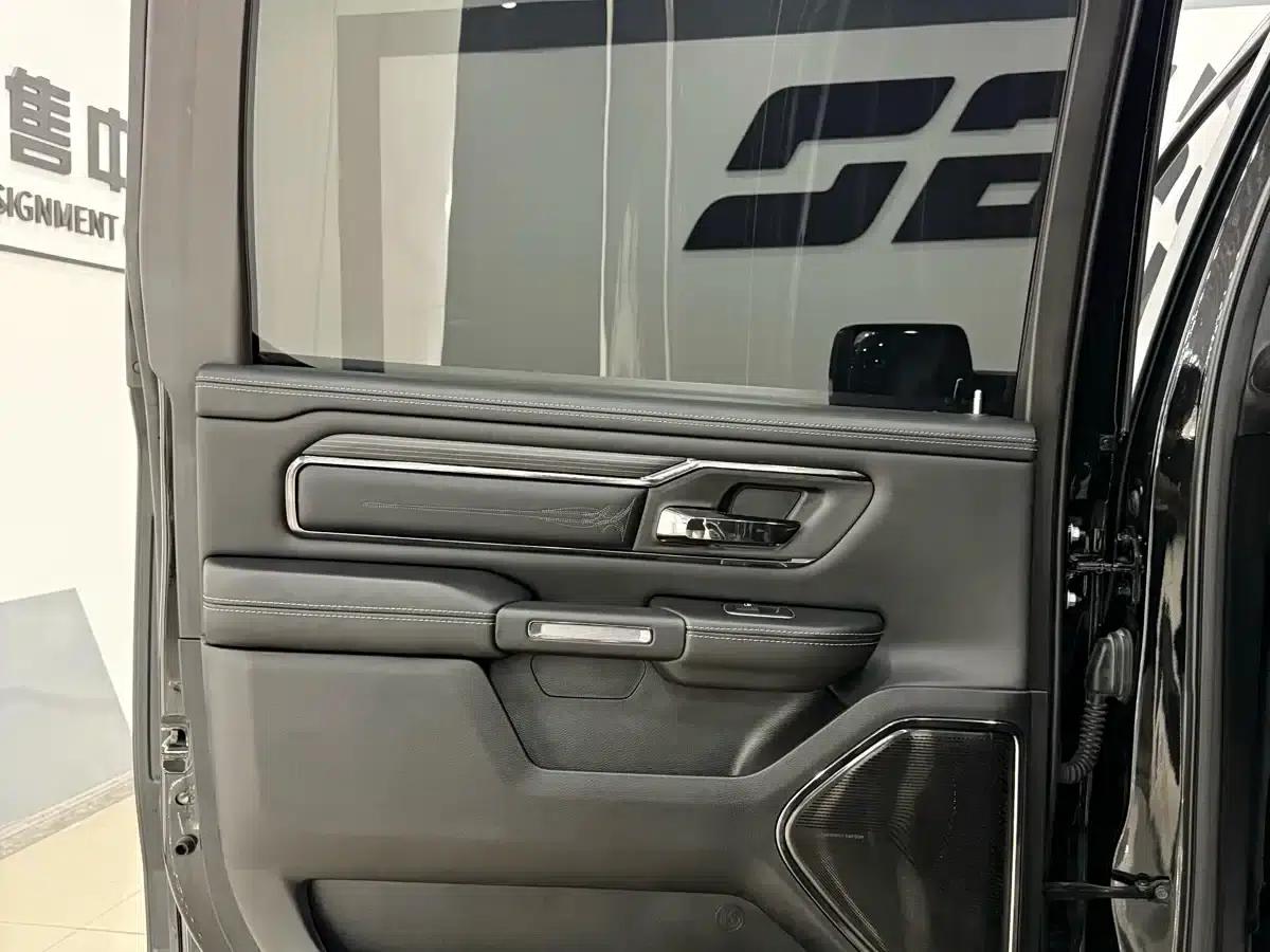 RAM Trucks 2022 5.7L Dark Night Limited Edition — миниатюра 14