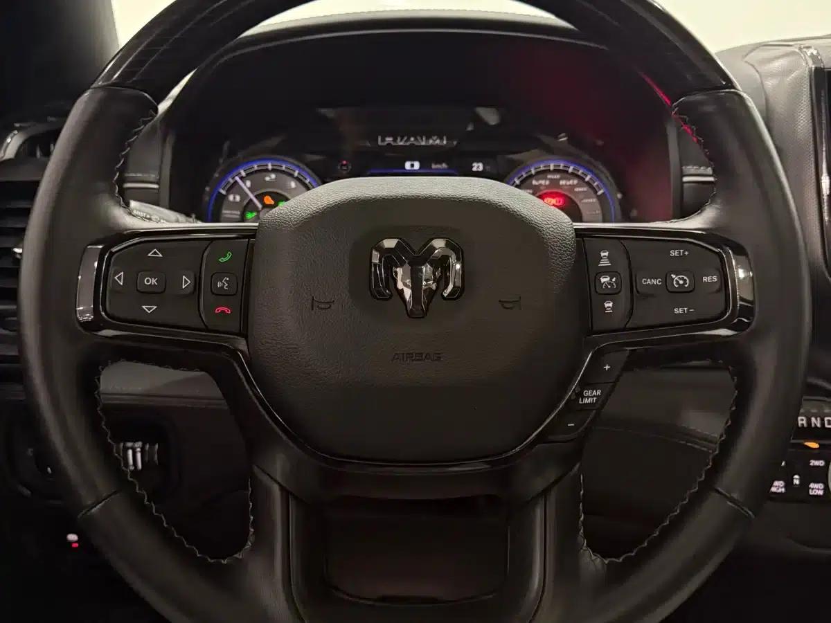 RAM Trucks 2022 5.7L Dark Night Limited Edition — миниатюра 16