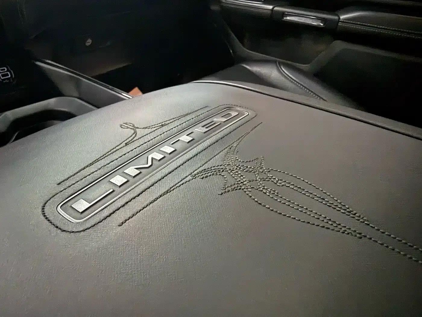 RAM Trucks 2022 5.7L Dark Night Limited Edition — миниатюра 25