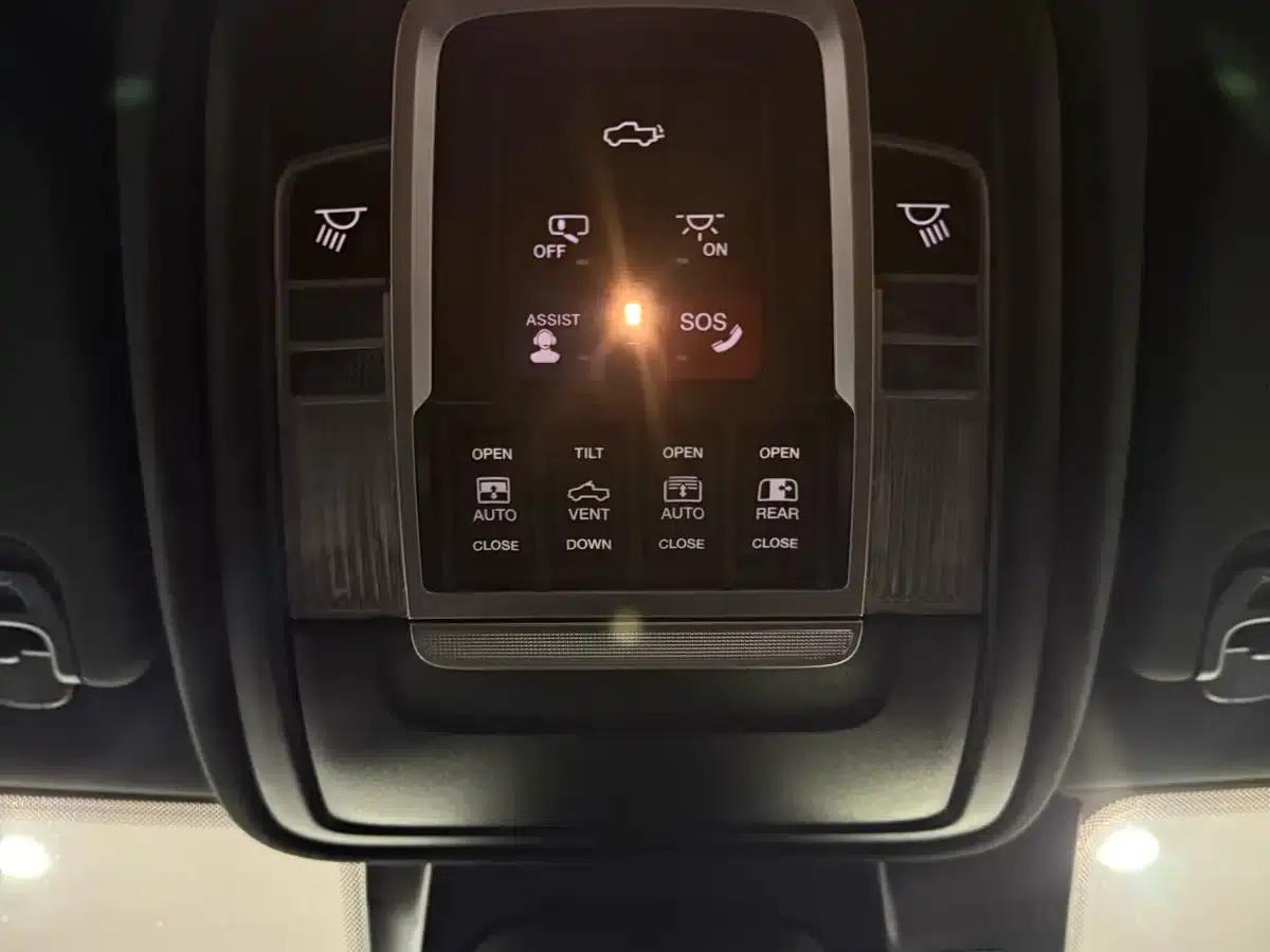 RAM Trucks 2022 5.7L Dark Night Limited Edition — миниатюра 28