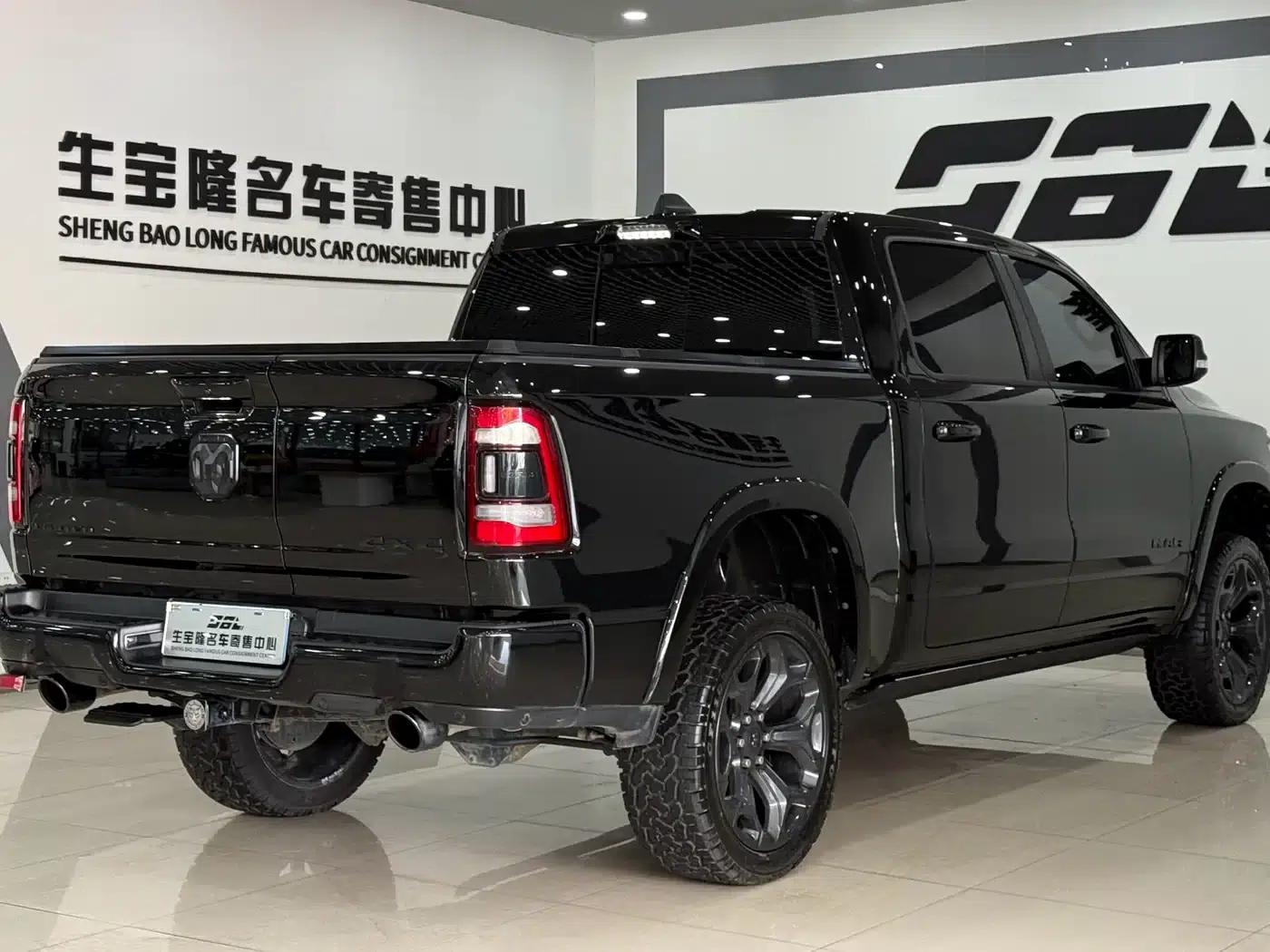 RAM Trucks 2022 5.7L Dark Night Limited Edition — миниатюра 4