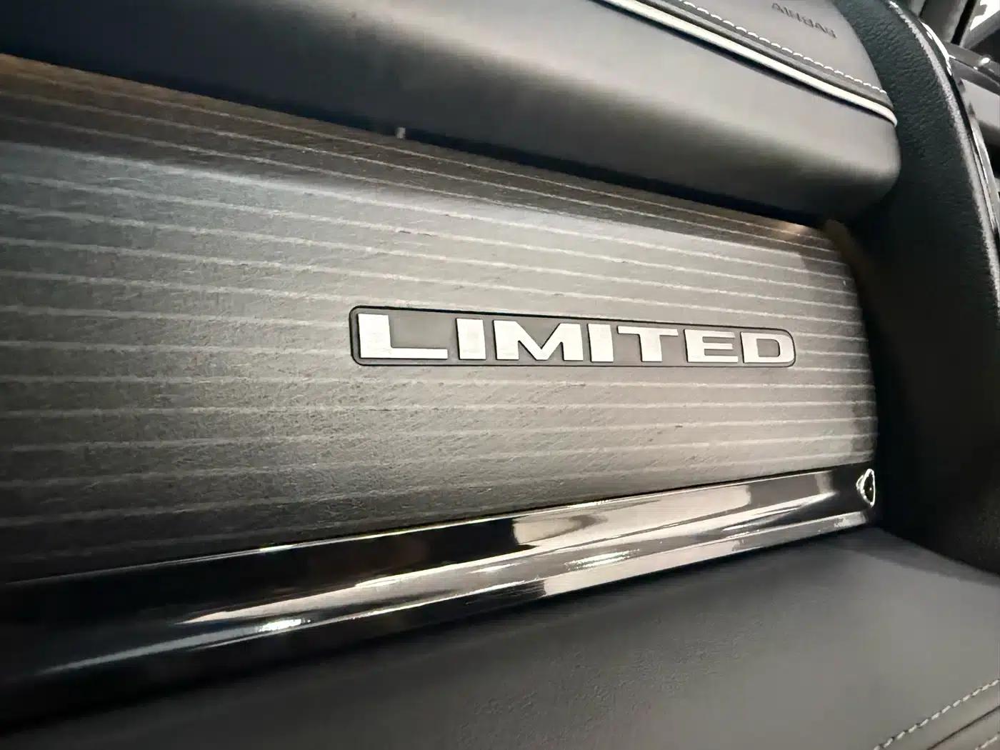 RAM Trucks 2022 5.7L Dark Night Limited Edition — миниатюра 31