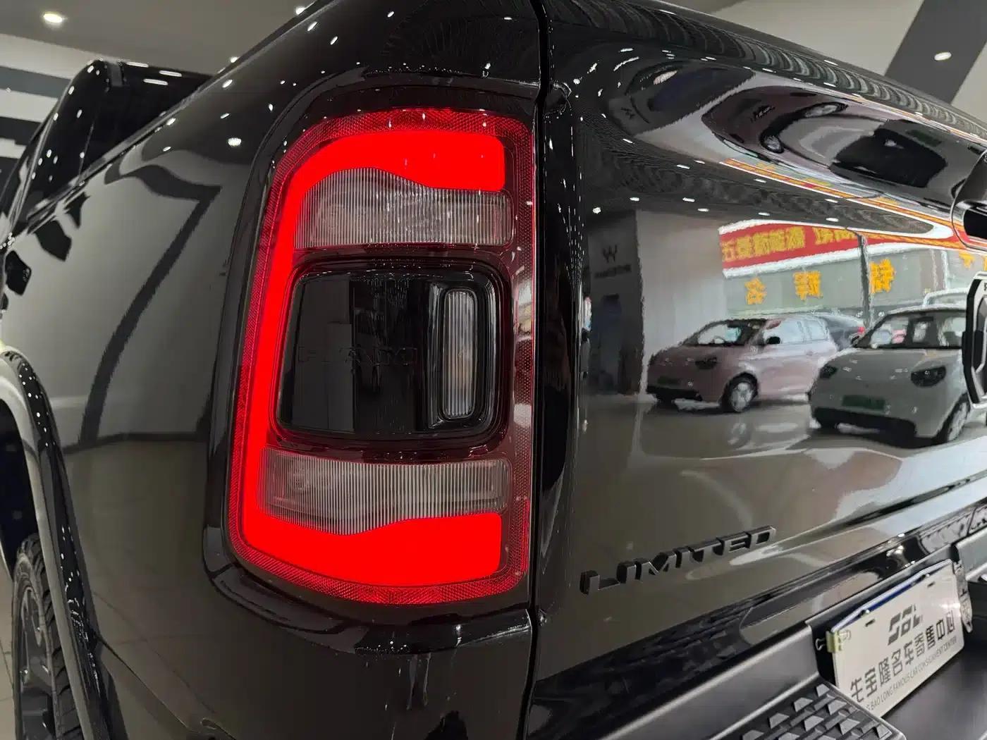 RAM Trucks 2022 5.7L Dark Night Limited Edition — миниатюра 42