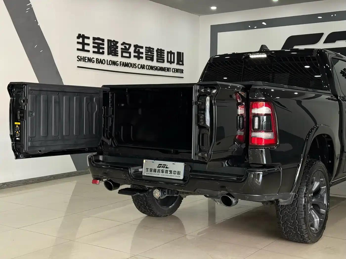 RAM Trucks 2022 5.7L Dark Night Limited Edition — миниатюра 8