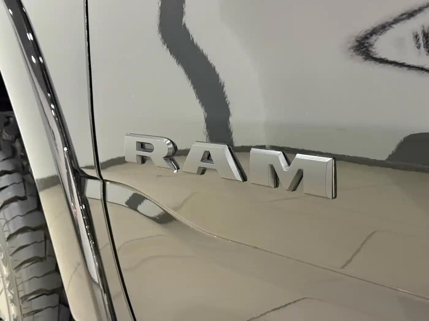 RAM Trucks 2022 5.7L Dark Night Limited Edition — миниатюра 10