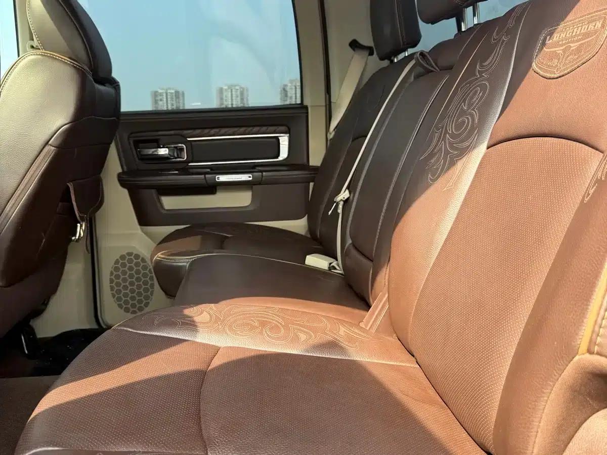 RAM Trucks 2013 1500 5.7L — миниатюра 11