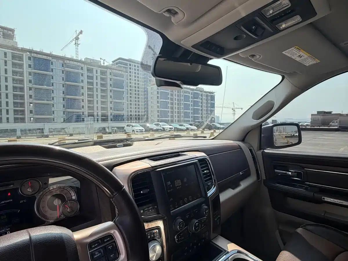 RAM Trucks 2013 1500 5.7L — миниатюра 13