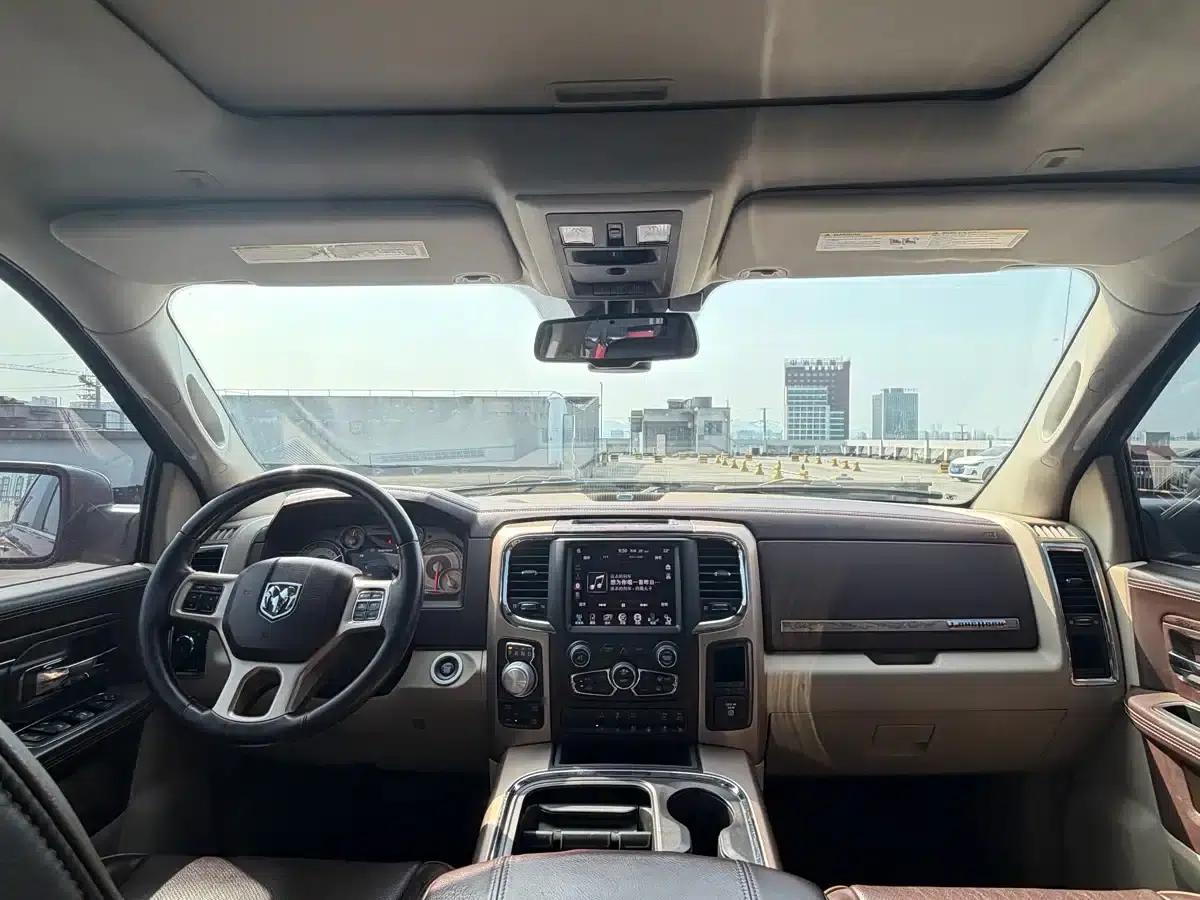 RAM Trucks 2013 1500 5.7L — миниатюра 14
