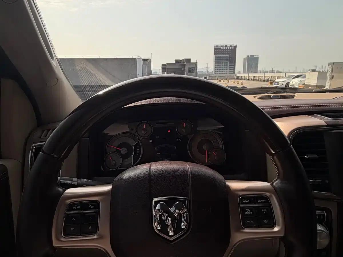RAM Trucks 2013 1500 5.7L — миниатюра 15