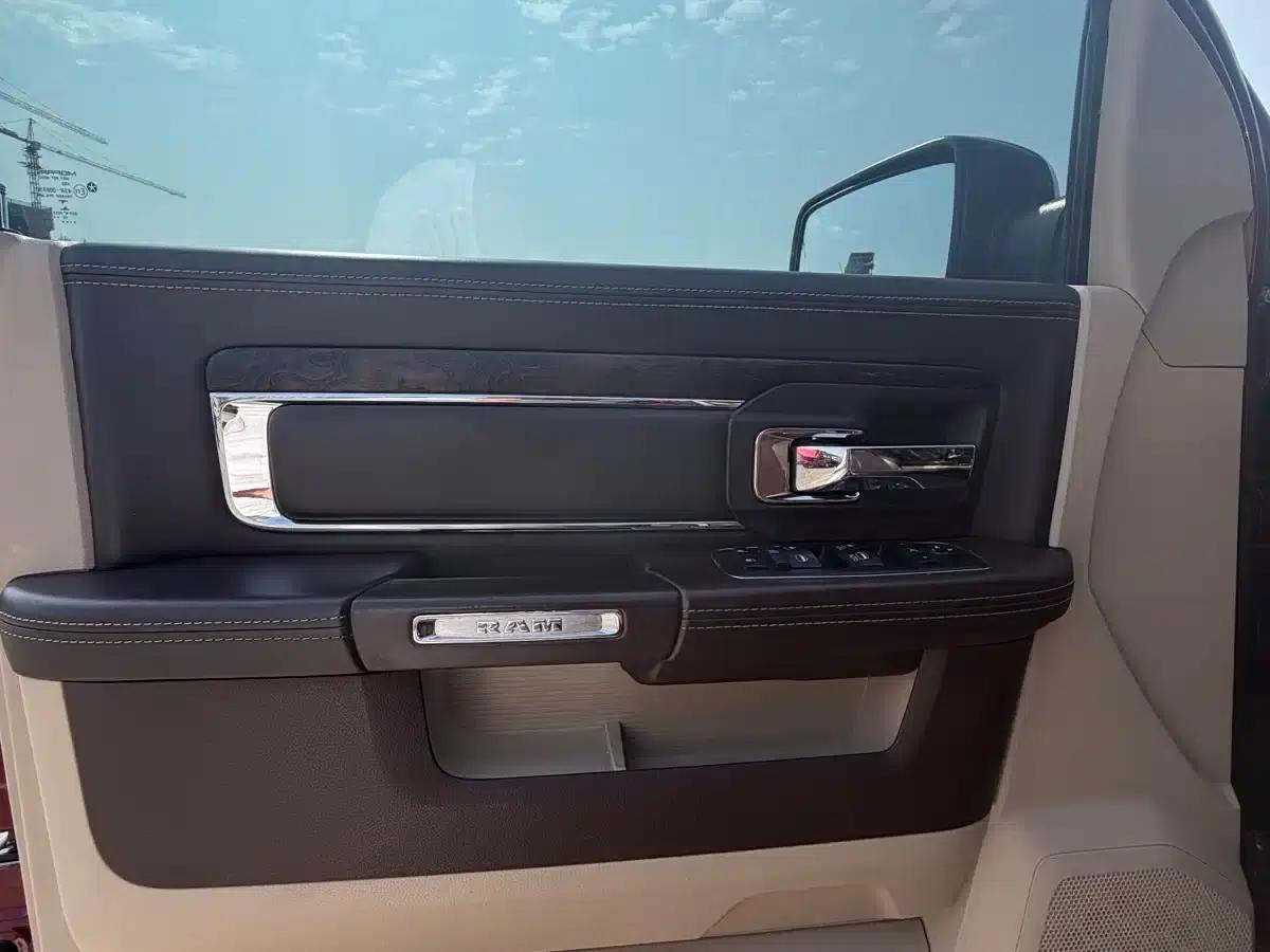RAM Trucks 2013 1500 5.7L — миниатюра 21