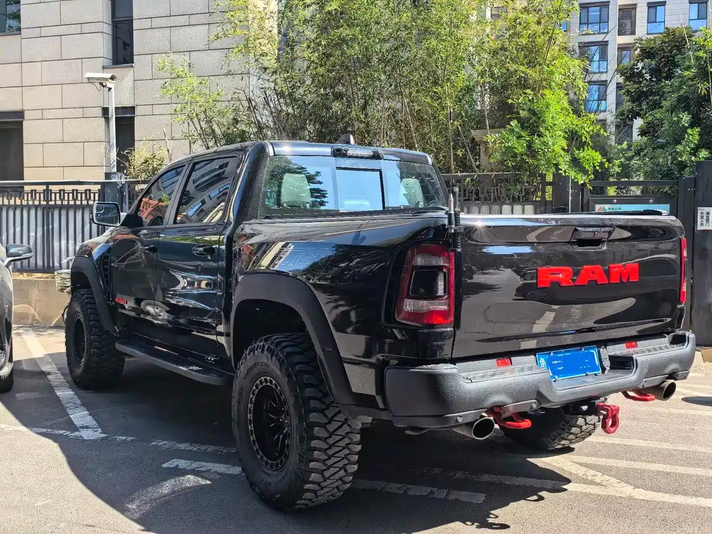 RAM Trucks Tyrannosaurus Rex 2024 6.2T Automatic — миниатюра 13