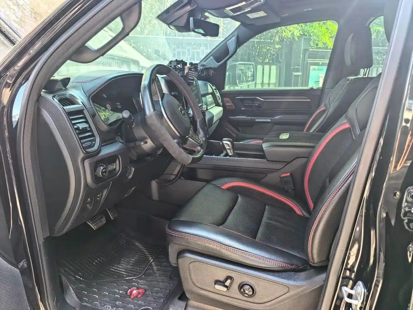 RAM Trucks Tyrannosaurus Rex 2024 6.2T Automatic — миниатюра 4