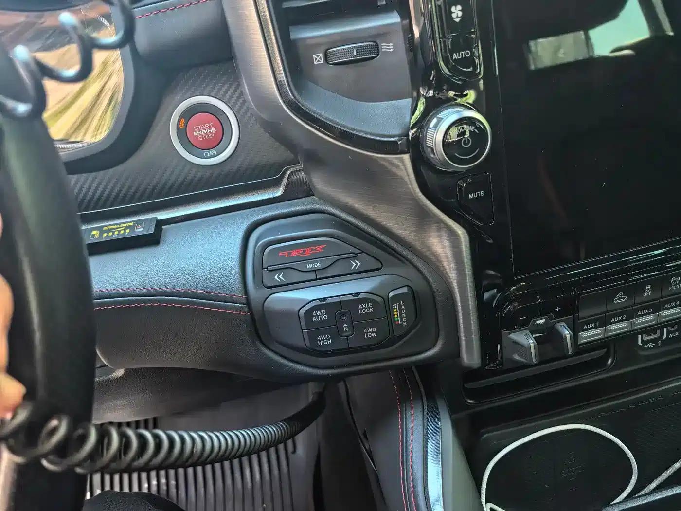 RAM Trucks Tyrannosaurus Rex 2024 6.2T Automatic — миниатюра 9