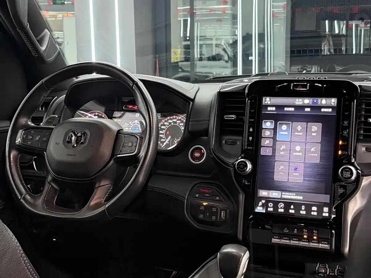RAM Trucks Tyrannosaurus Rex 2023 6.2T Automatic — миниатюра 6