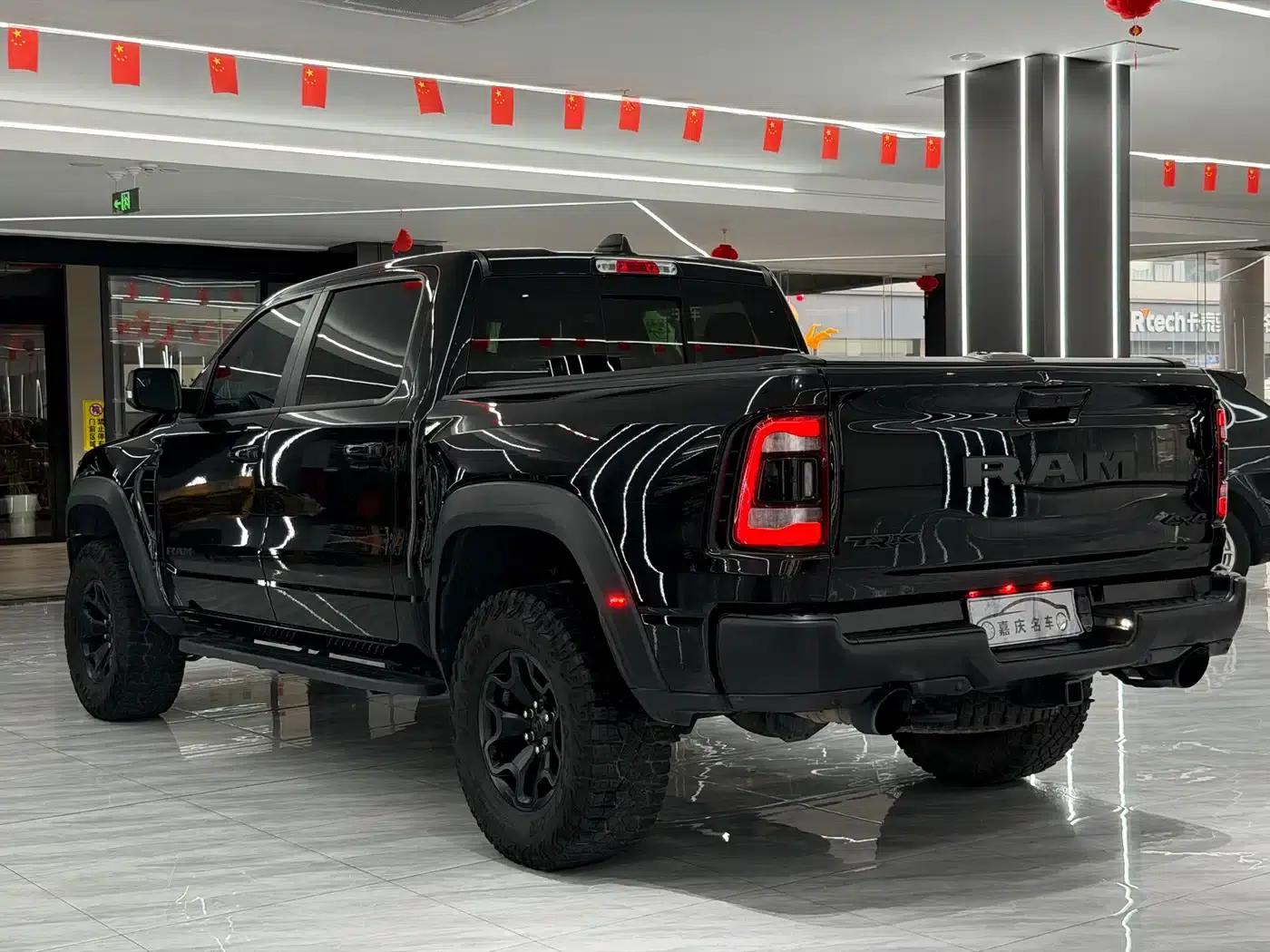 RAM Trucks Tyrannosaurus Rex 2023 6.2T Automatic — миниатюра 8