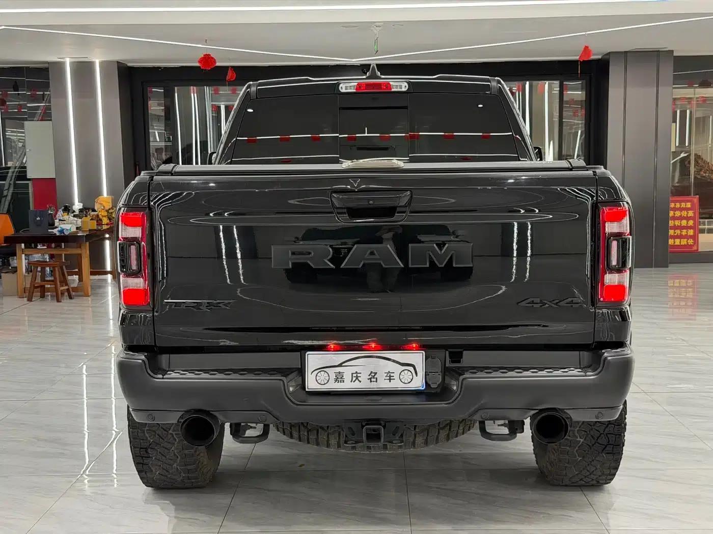 RAM Trucks Tyrannosaurus Rex 2023 6.2T Automatic — миниатюра 9