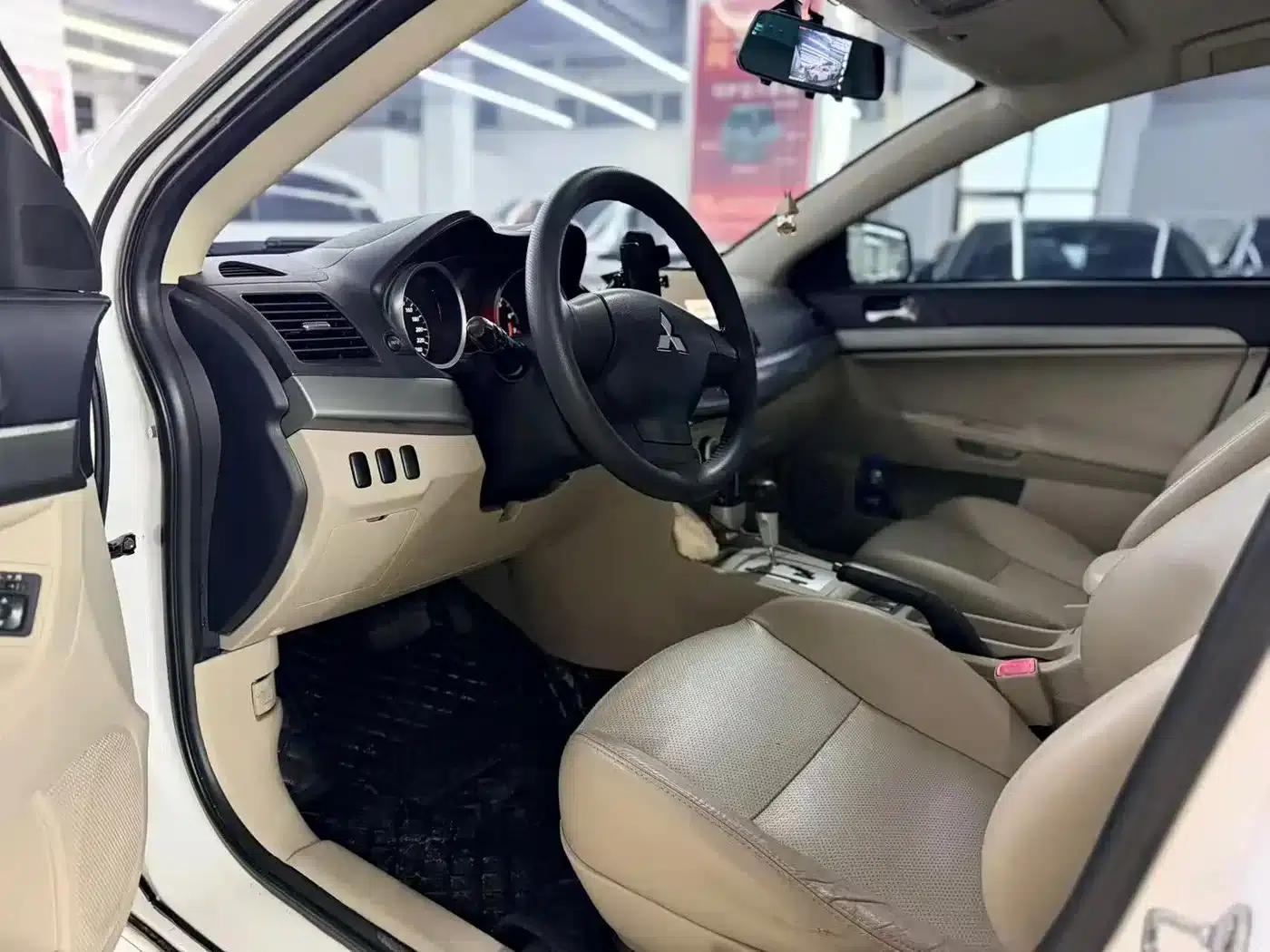 Lancer EX 2010 Fashion Edition 1.8L CVT Luxury — миниатюра 4