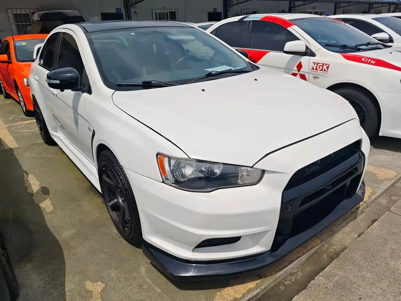 Lancer EX 2016 1.8L Manual Black and White Reissue — миниатюра 3