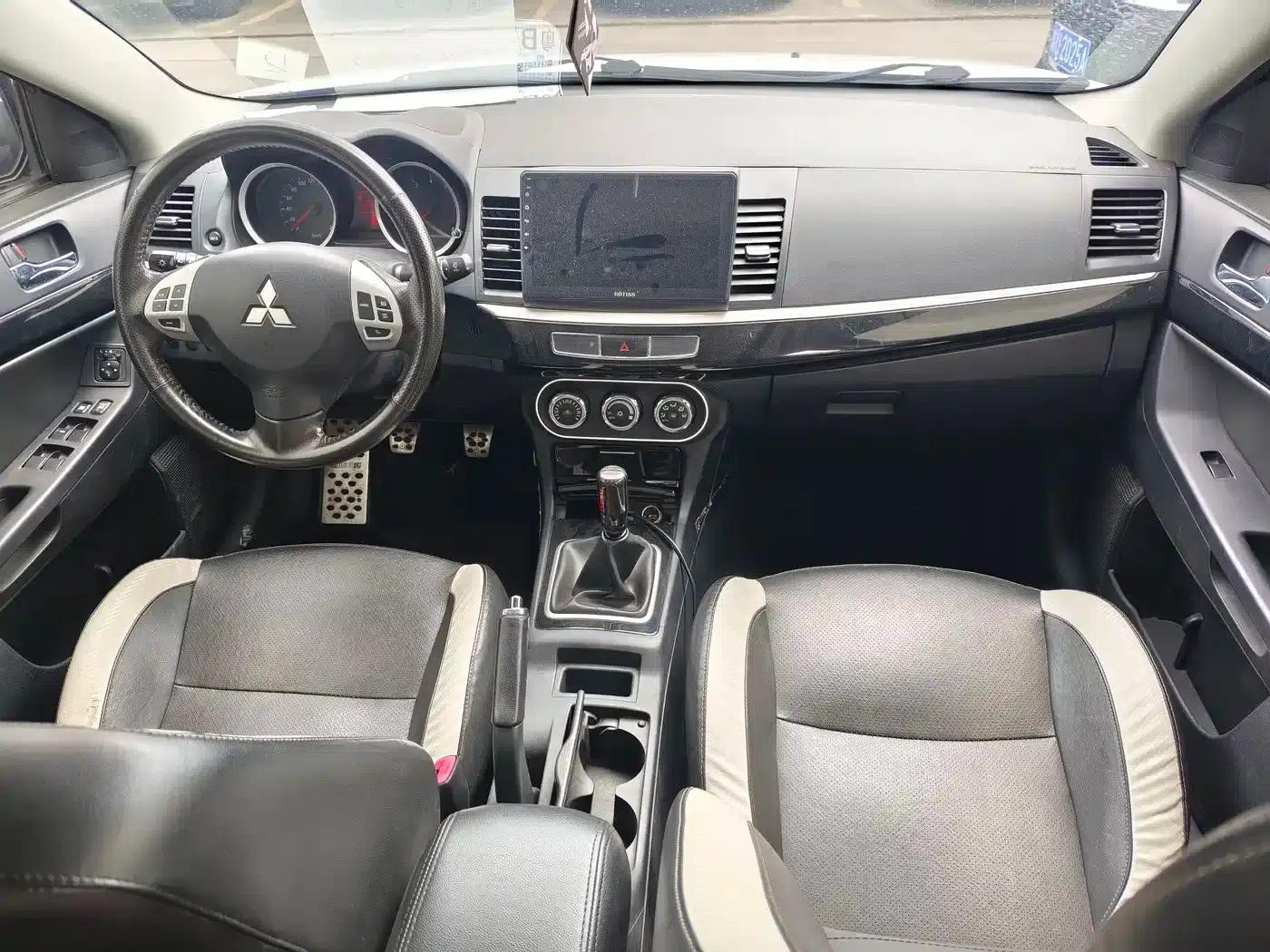 Lancer EX 2016 1.8L Manual Black and White Reissue — миниатюра 4
