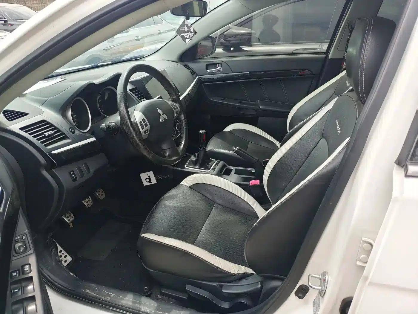 Lancer EX 2016 1.8L Manual Black and White Reissue — миниатюра 5