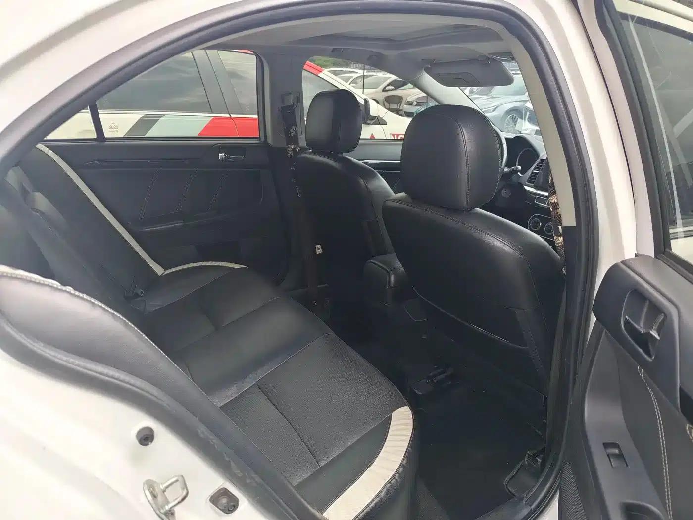 Lancer EX 2016 1.8L Manual Black and White Reissue — миниатюра 7