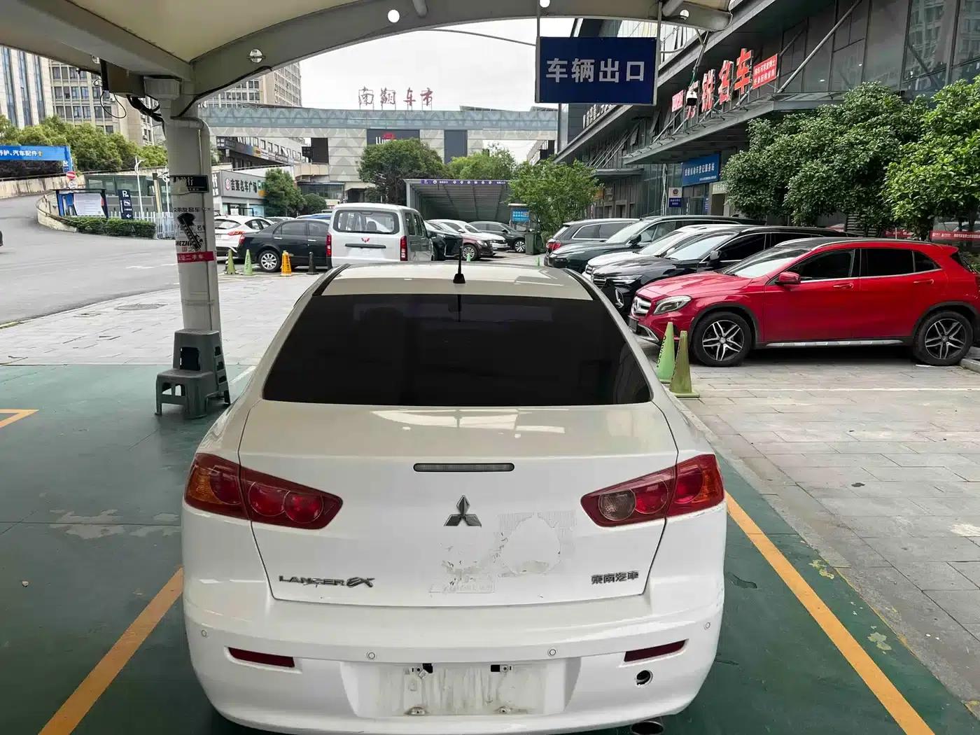 Lancer EX 2012 Lunar New Year Edition 1.8L Manual Comfort — миниатюра 8
