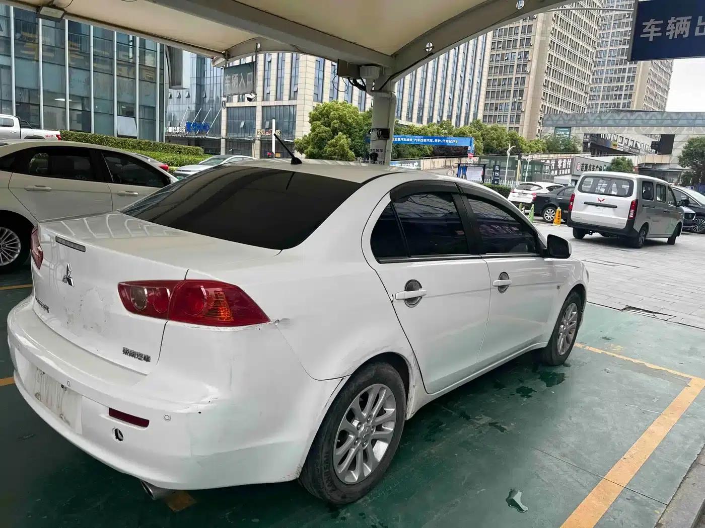 Lancer EX 2012 Lunar New Year Edition 1.8L Manual Comfort — миниатюра 9