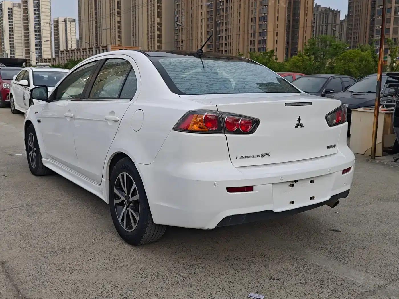 Lancer EX 2016 1.8L Manual Black and White Reissue — миниатюра 7