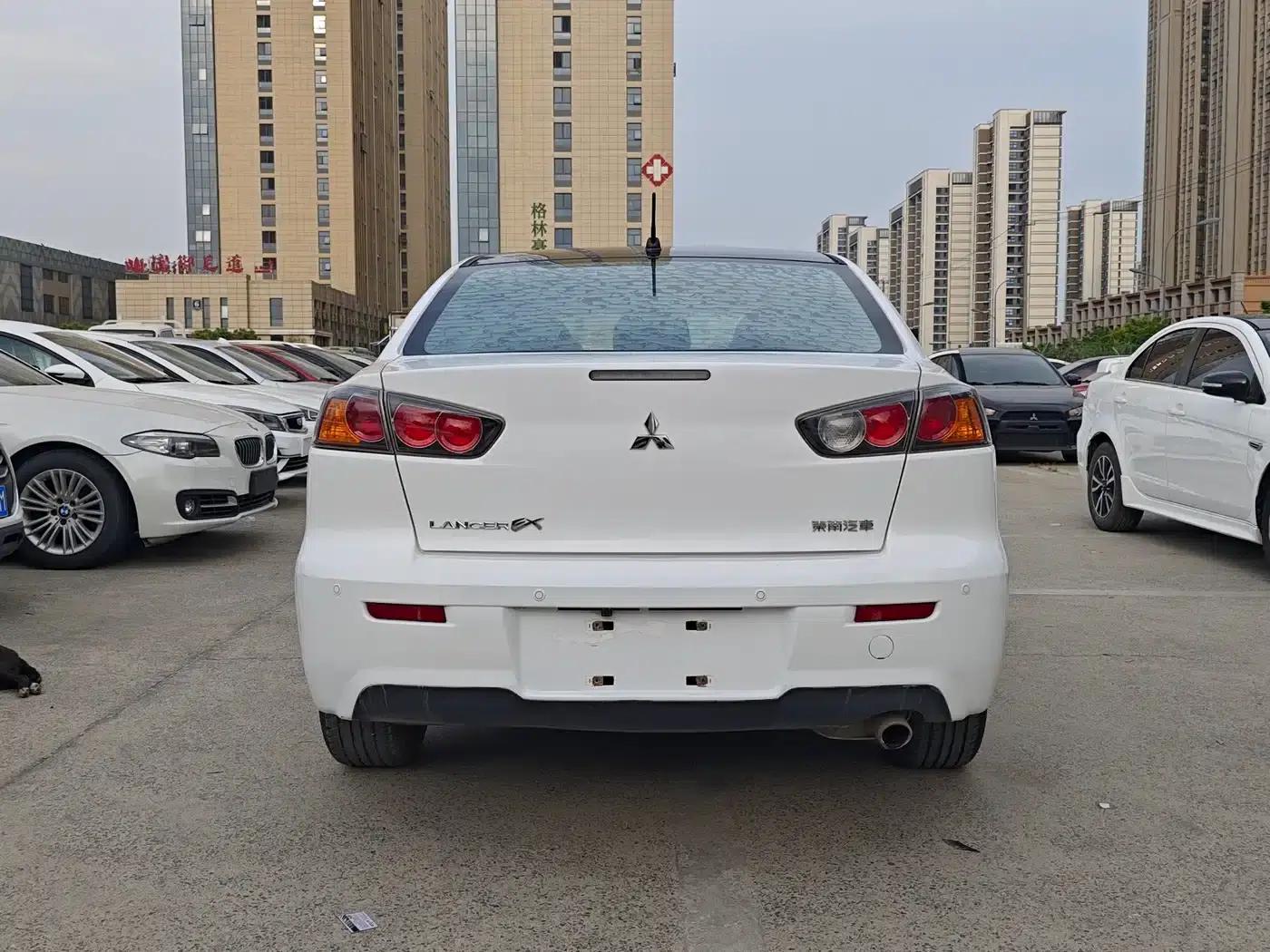 Lancer EX 2016 1.8L Manual Black and White Reissue — миниатюра 8
