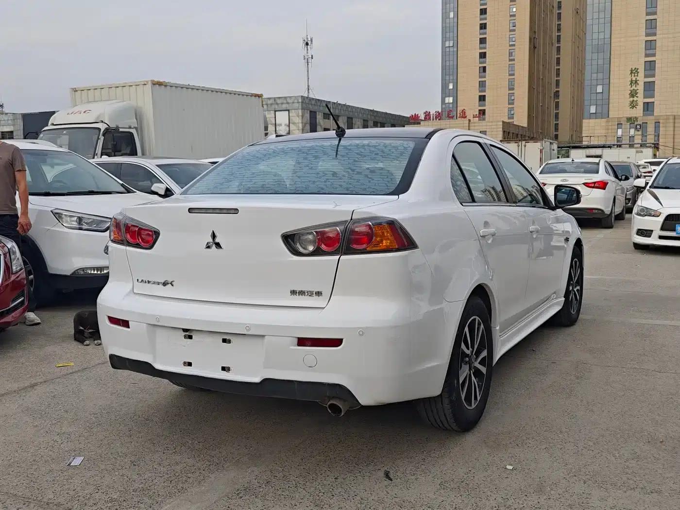 Lancer EX 2016 1.8L Manual Black and White Reissue — миниатюра 9