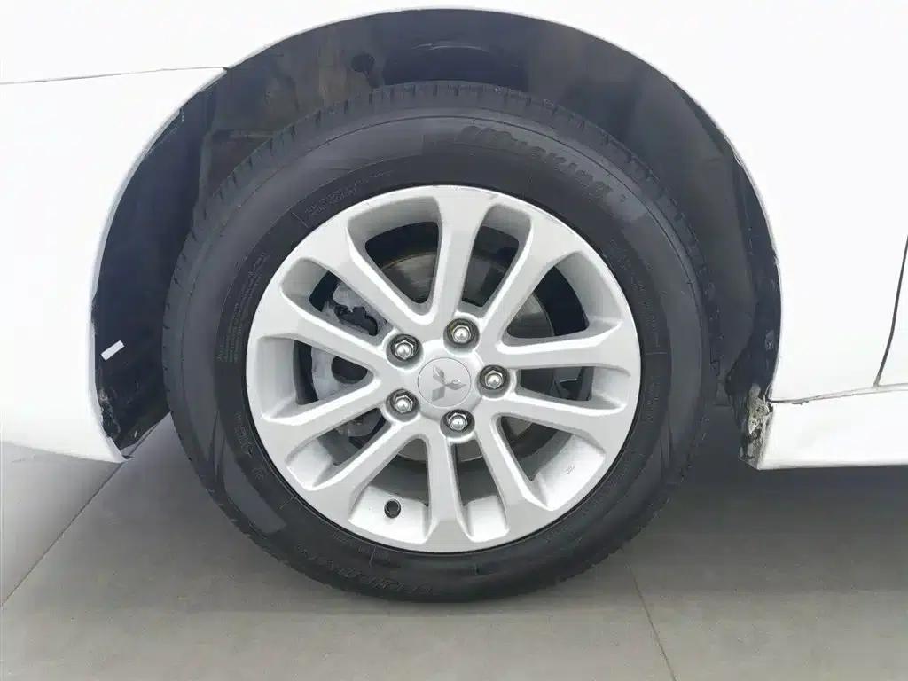 Lancer EX 2012 Lunar New Year Edition 1.8L CVT Comfort — миниатюра 17