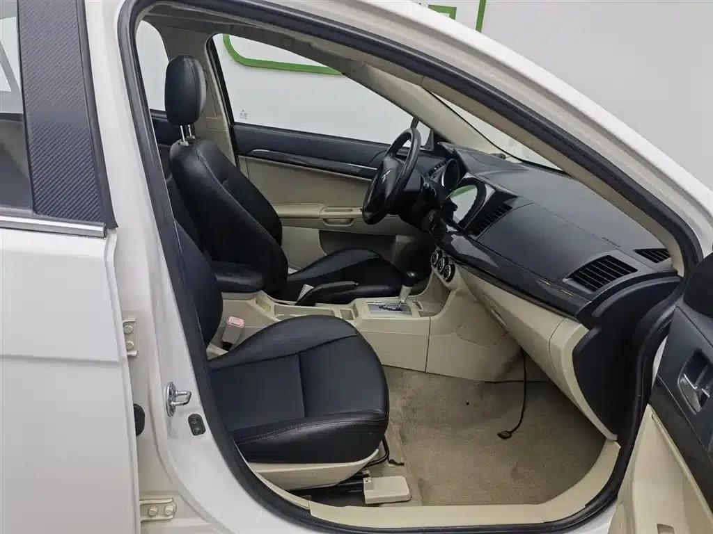 Lancer EX 2012 Lunar New Year Edition 1.8L CVT Comfort — миниатюра 23