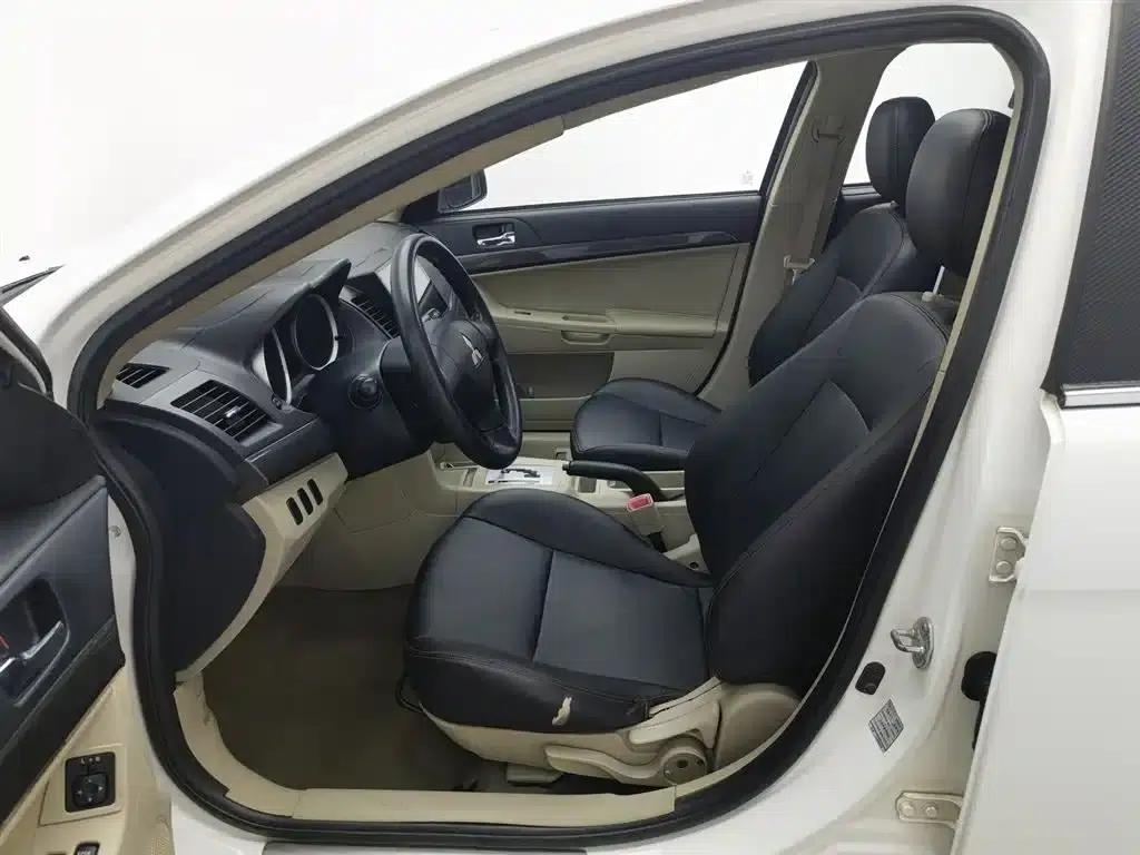 Lancer EX 2012 Lunar New Year Edition 1.8L CVT Comfort — миниатюра 10