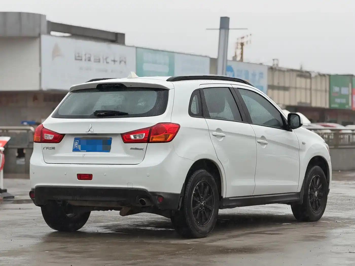 2013 ASX 2.0L CVT 2WD Elite Edition — миниатюра 4