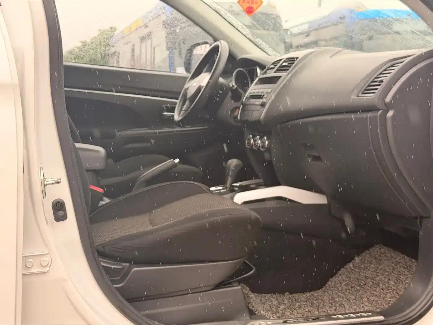 2013 ASX 2.0L CVT 2WD Elite Edition — миниатюра 8