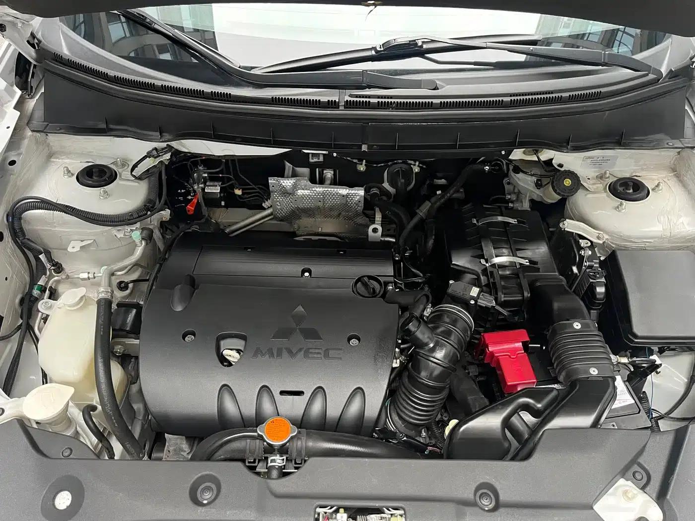 2013 ASX 2.0L CVT 2WD Elite Edition — миниатюра 13