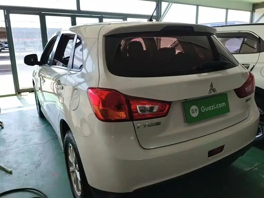 2013 ASX 2.0L CVT 2WD Elite Edition — миниатюра 5