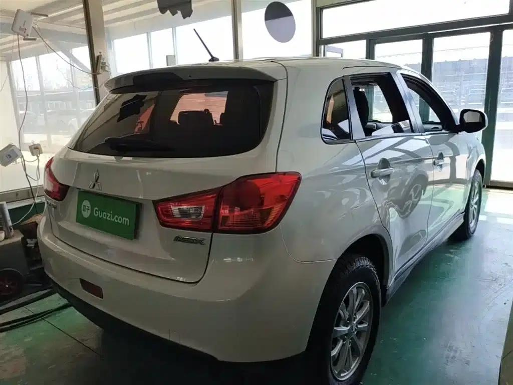 2013 ASX 2.0L CVT 2WD Elite Edition — миниатюра 7
