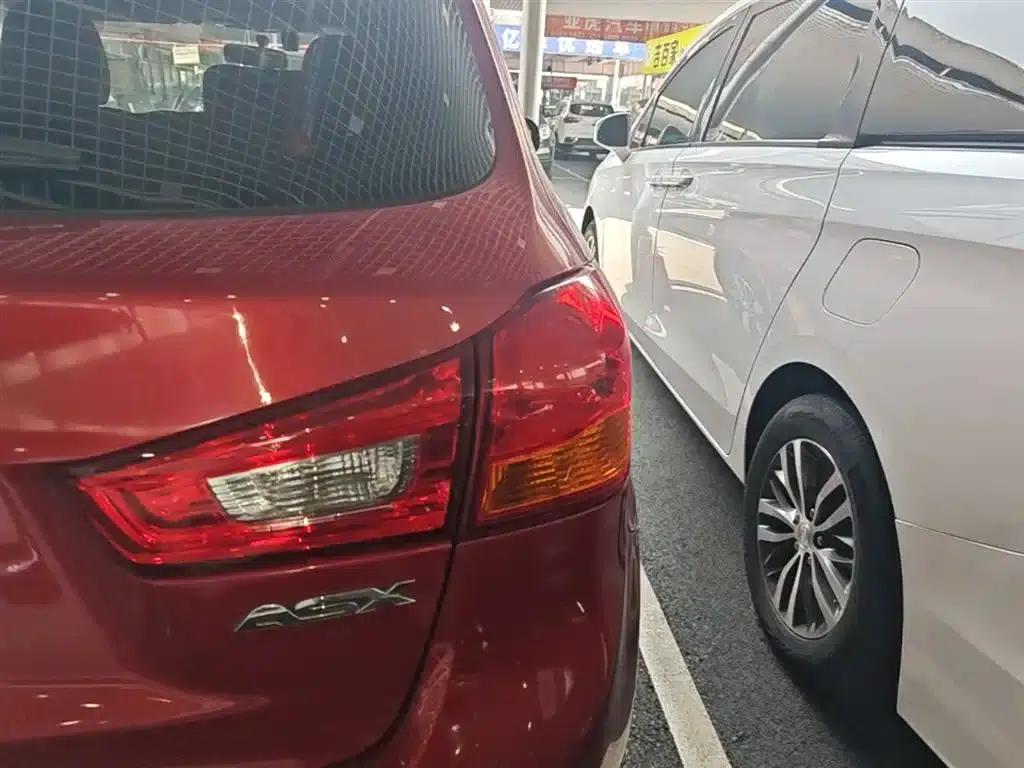 2018 ASX 2.0L CVT 2WD Premium Edition — миниатюра 8