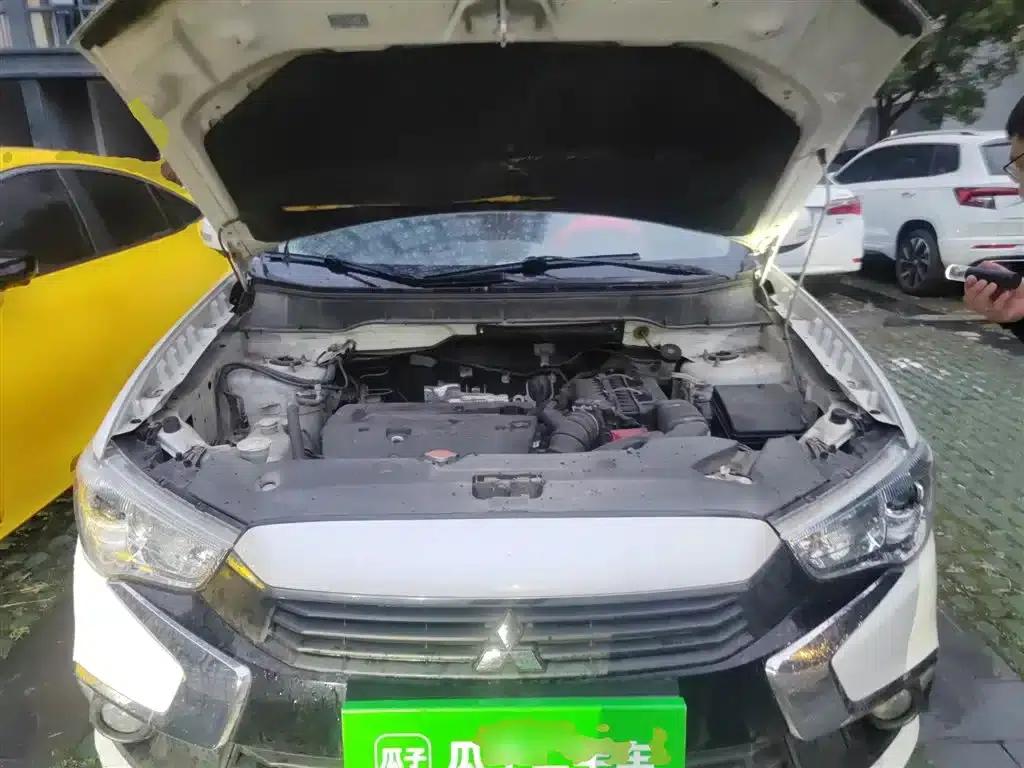 2016 ASX 2.0L CVT 2WD Navigator Edition — миниатюра 11
