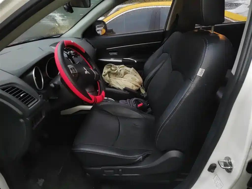 2016 ASX 2.0L CVT 2WD Navigator Edition — миниатюра 8