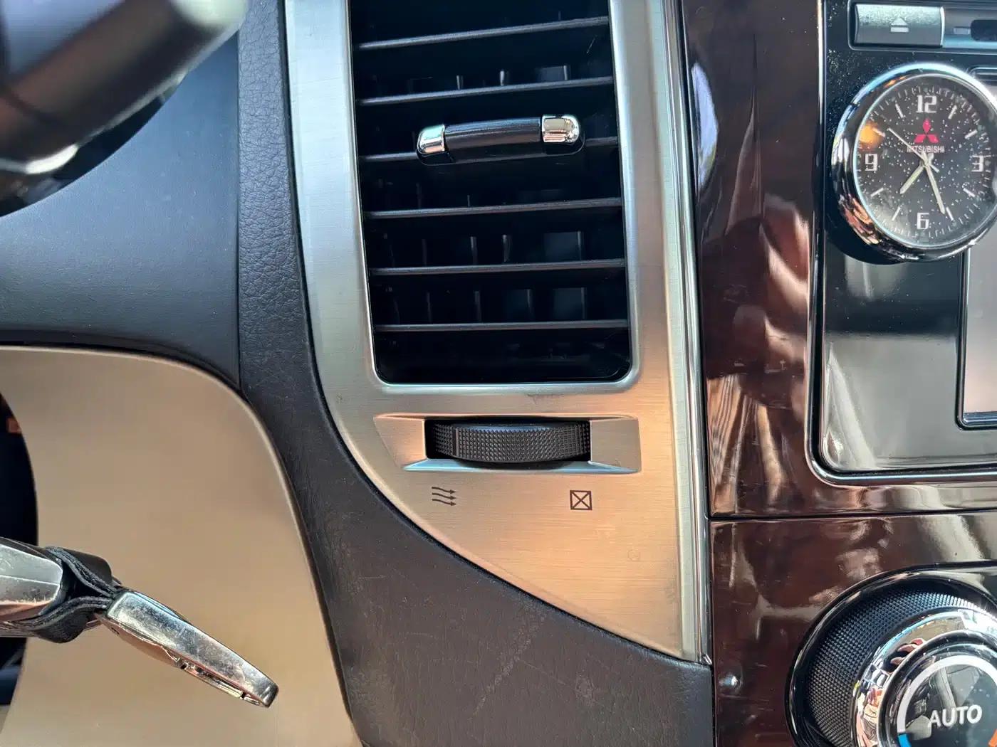 2019 Pajero V97 (Imported) 3.8L Middle East Version — миниатюра 14