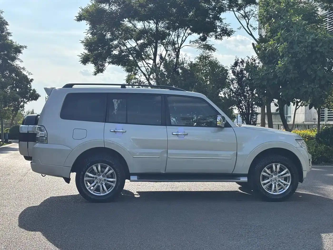 2019 Pajero V97 (Imported) 3.8L Middle East Version — миниатюра 4