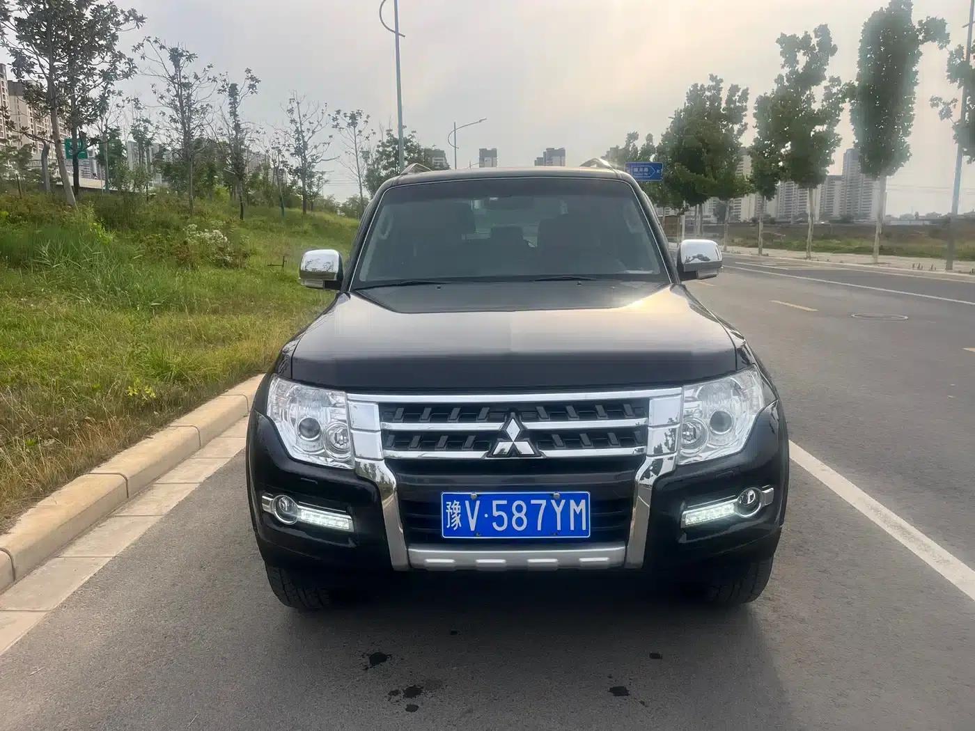 2016 Pajero (Imported) 3.0L Automatic Luxury Edition (National IV Emission Standard) — миниатюра 2