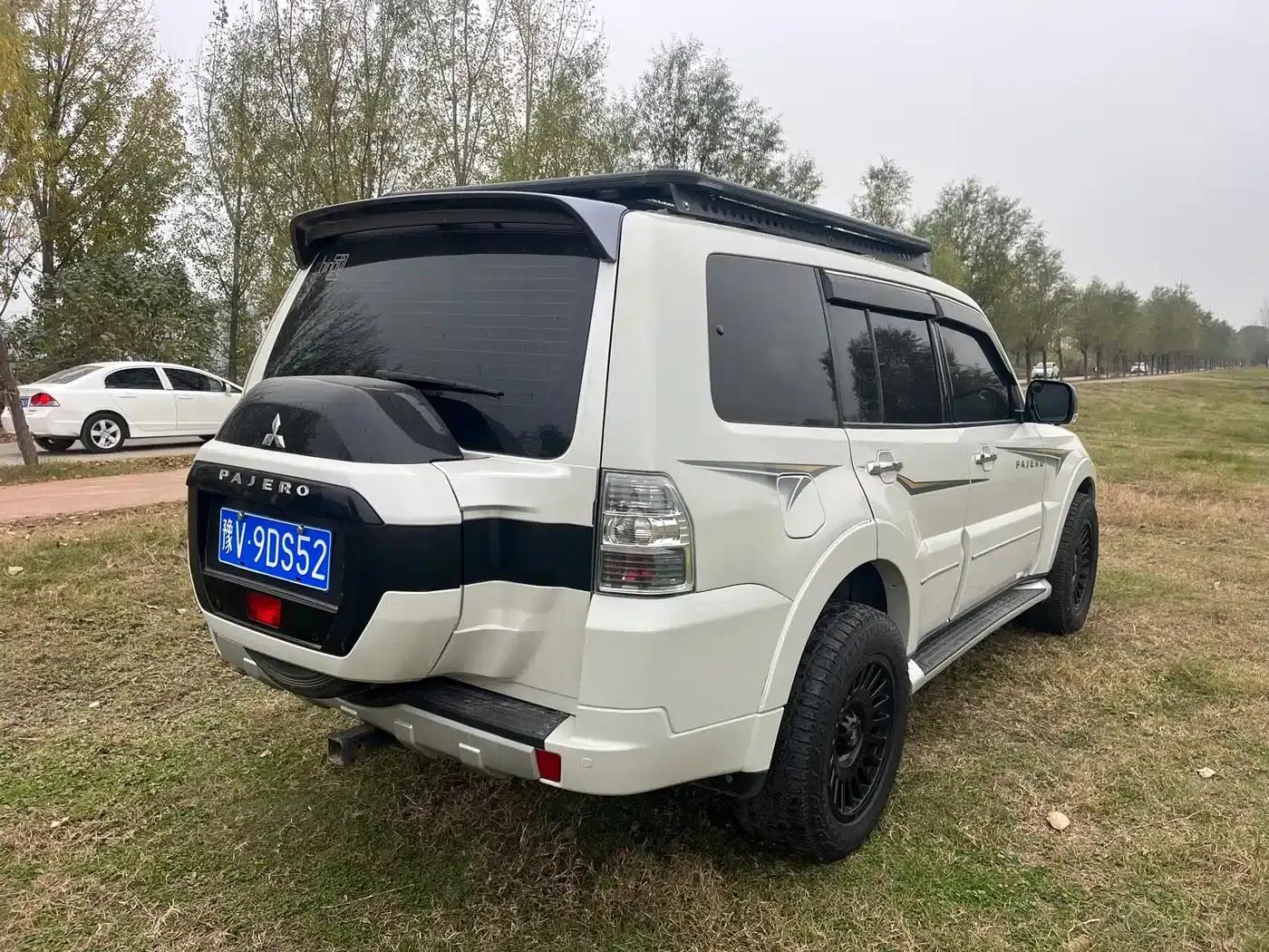 2019 Pajero Imported 3.0L Automatic Luxury Edition — миниатюра 9